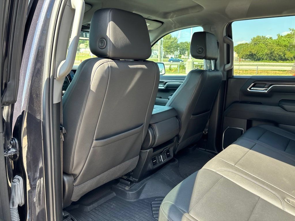 Used 2024 GMC Sierra 1500 SLT w/ X31 Off-Road Package AWD/4WD image 14