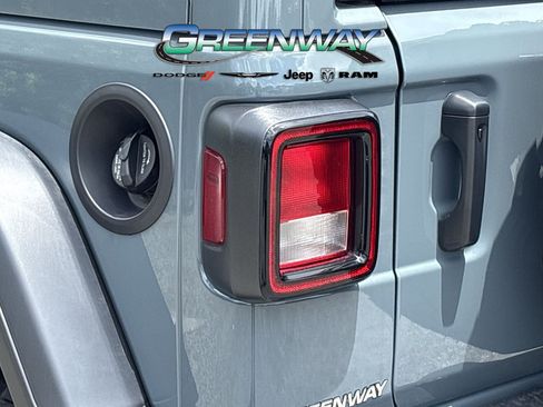 Used 2025 Jeep Wrangler Unlimited Sport AWD/4WD image 7