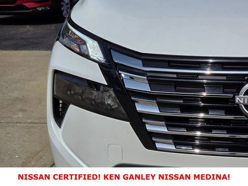 Certified 2026 Nissan Rogue SV AWD/4WD image 9