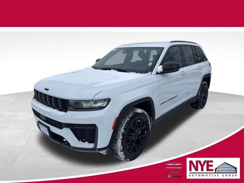 New 2026 Jeep Grand Cherokee Altitude AWD/4WD image 1