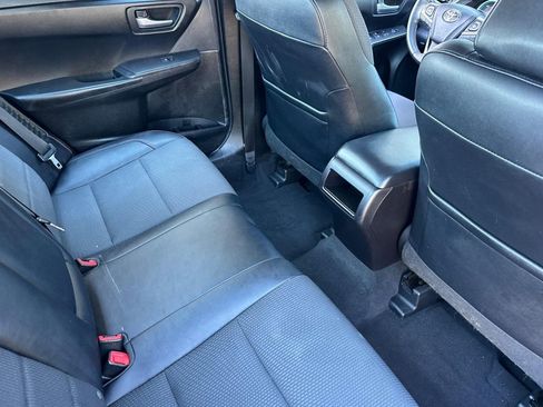 Used 2016 Toyota Camry SE image 29