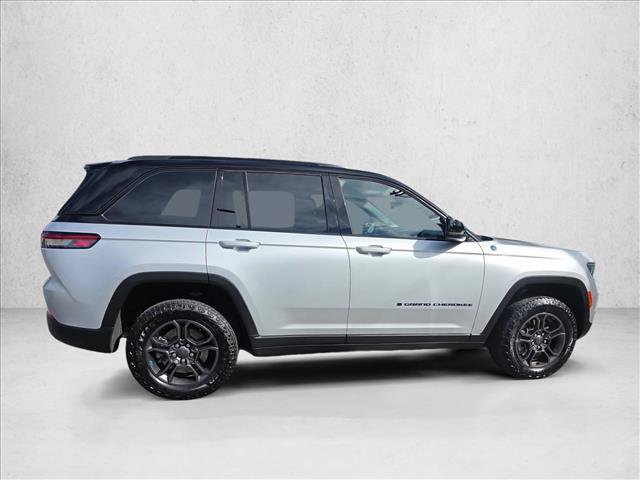 Used 2024 Jeep Grand Cherokee Trailhawk AWD/4WD image 4