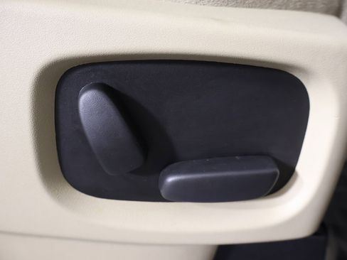 Used 2016 Land Rover LR4 HSE image 38