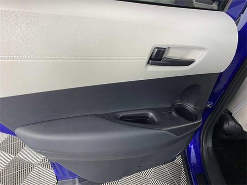 Used 2025 Toyota Corolla Cross LE image 26