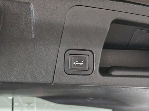 Certified 2018 GMC Acadia Denali w/ Technology Package AWD/4WD image 15