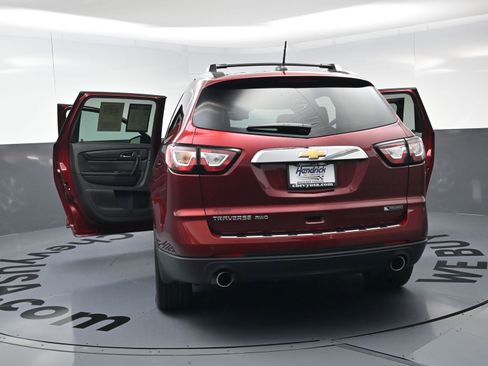 Used 2017 Chevrolet Traverse Premier image 27