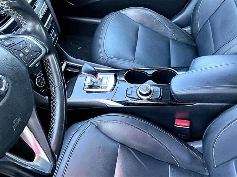 Used 2017 INFINITI QX30 Premium w/ Navigation Package FWD image 16