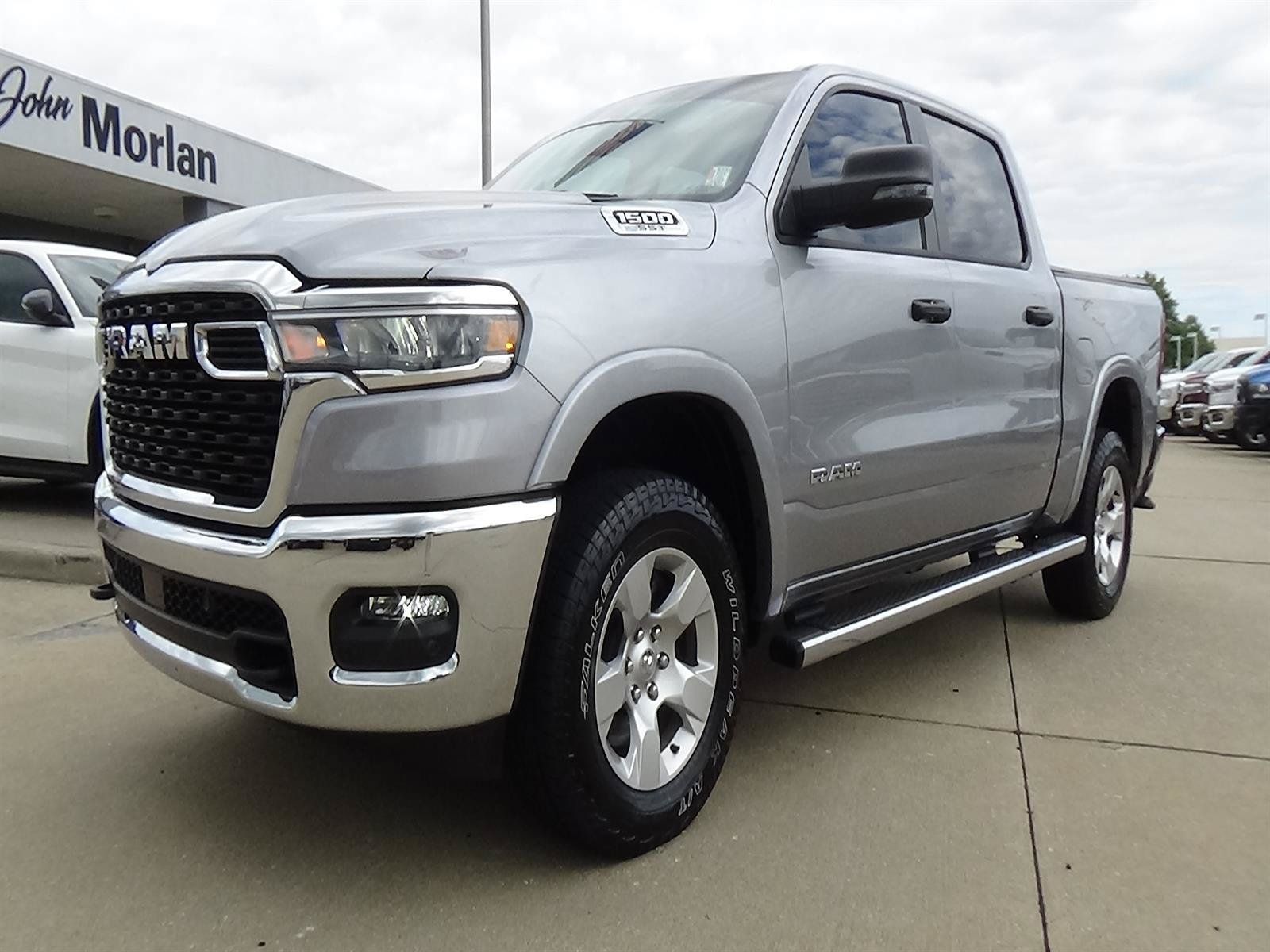Used 2025 RAM 1500 Big Horn AWD/4WD image 2