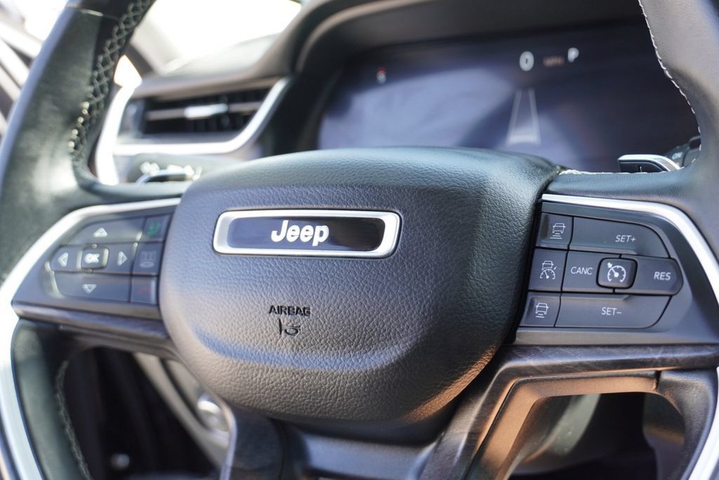 Used 2022 Jeep Grand Cherokee L Limited AWD/4WD image 30