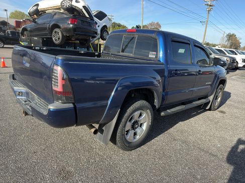 Used 2014 Toyota Tacoma PreRunner w/ TRD Sport Package image 8