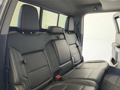 Used 2019 Chevrolet Silverado 1500 LTZ AWD/4WD image 40