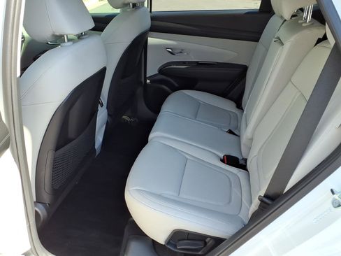 Certified 2025 Hyundai Tucson Limited FWD image 18