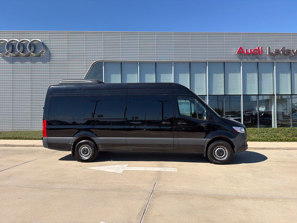 Used 2025 Mercedes-Benz Sprinter 2500 image 4