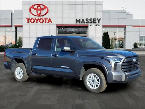Used 2025 Toyota Tundra SR5 w/ SR5 Convenience Package AWD/4WD image 1