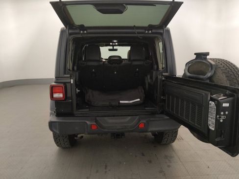Used 2019 Jeep Wrangler Unlimited Sahara AWD/4WD image 29