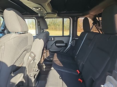 Used 2020 Jeep Wrangler Unlimited Sport image 14
