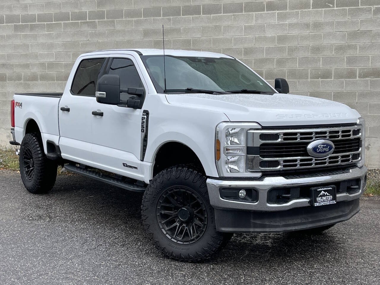 Used 2025 Ford F250 XLT w/ FX4 Off-Road Package AWD/4WD image 1