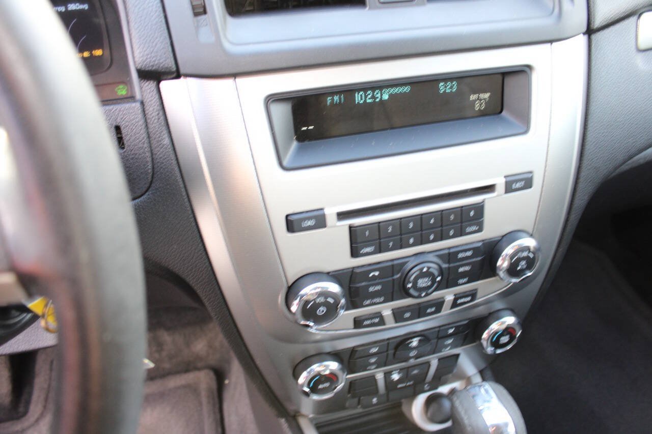 Used 2010 Ford Fusion Hybrid FWD image 15