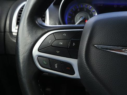 Used 2019 Chrysler 300 Touring w/ Sport Appearance Package image 13