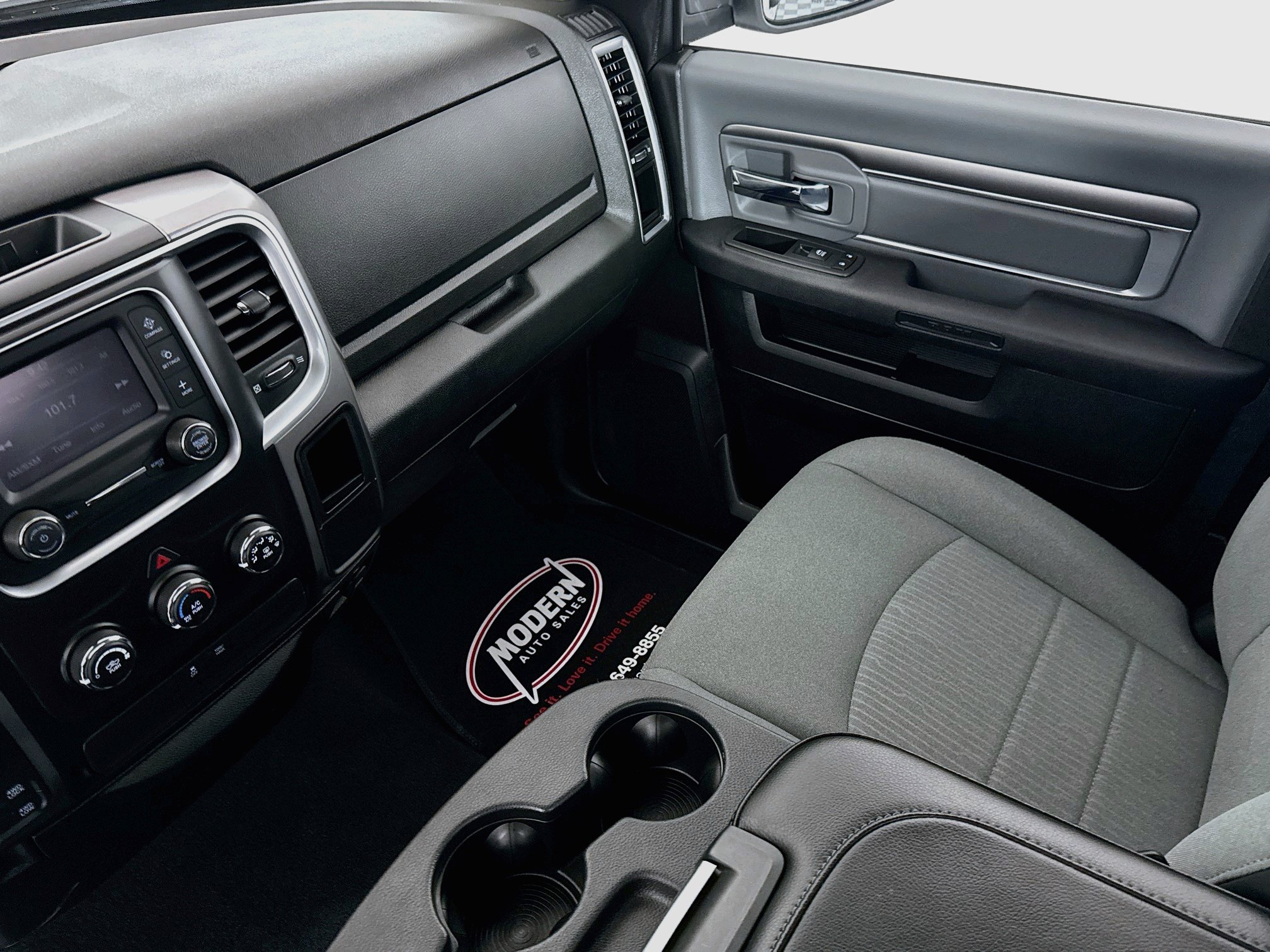 Used 2022 RAM 1500 Classic SLT AWD/4WD image 31