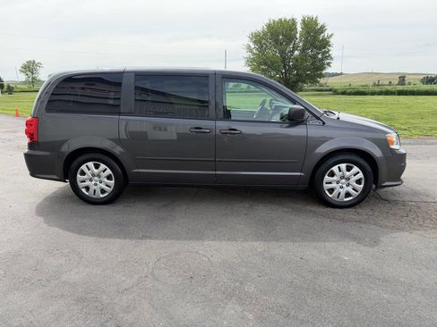Used 2016 Dodge Grand Caravan SE w/ Quick Order Package 29E SE FWD image 6