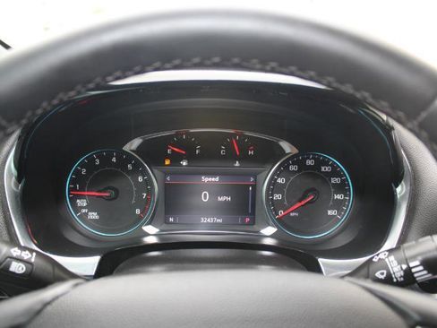 Used 2023 Chevrolet Traverse LT FWD image 27