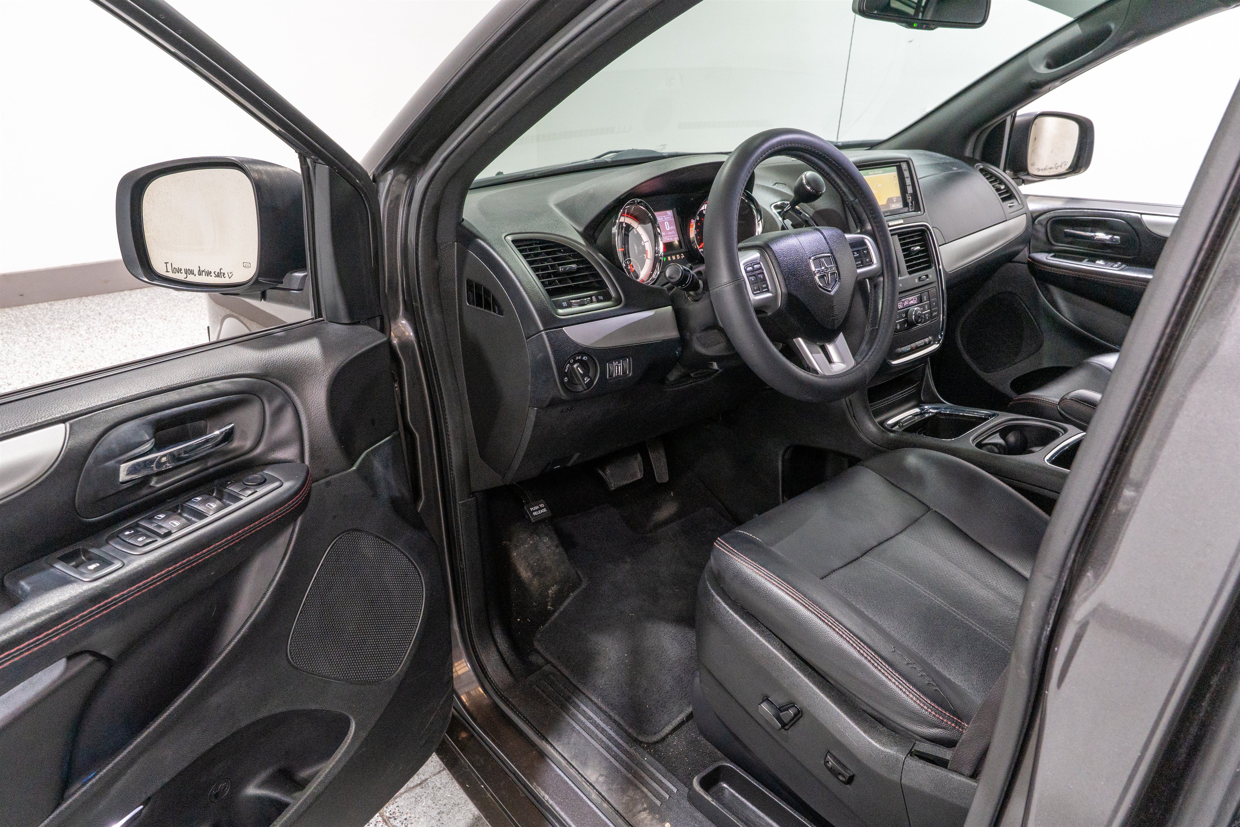 Used 2018 Dodge Grand Caravan GT FWD image 12