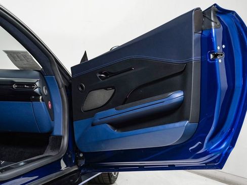 Used 2025 Aston Martin V8 Vantage Coupe image 19