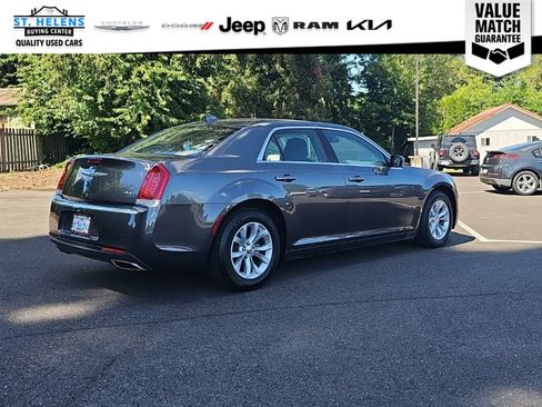 Used 2023 Chrysler 300 Touring w/ Safetytec Plus Group RWD image 7