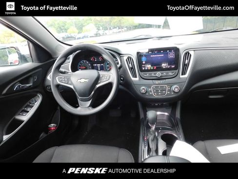 Used 2023 Chevrolet Malibu LT FWD image 2