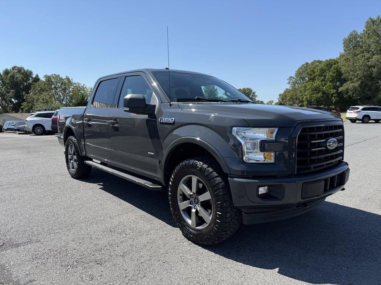 Used 2017 Ford F150 XLT w/ Equipment Group 302A Luxury AWD/4WD image 8