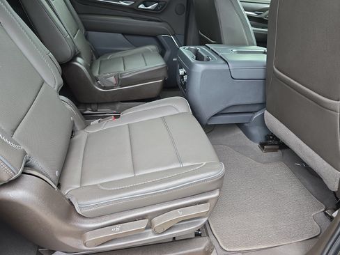 Used 2024 GMC Yukon XL Denali AWD/4WD image 35