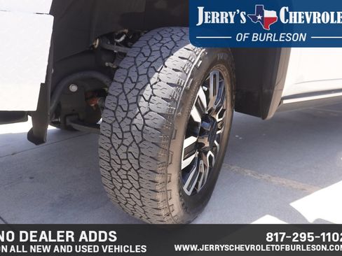 Used 2025 GMC Sierra 2500 Denali Ultimate AWD/4WD image 12
