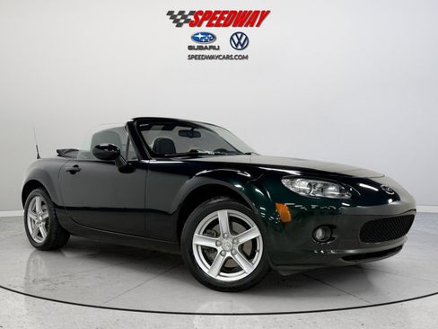 Used 2008 MAZDA MX-5 Miata Sport image 2
