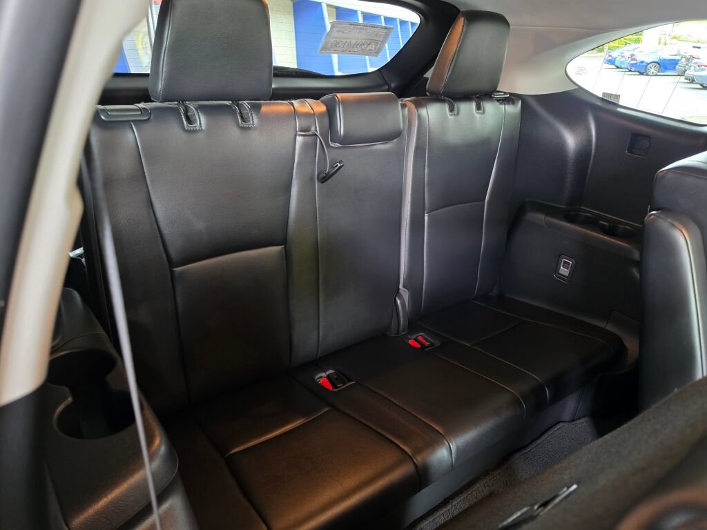 Used 2023 Toyota Highlander XLE AWD/4WD image 13