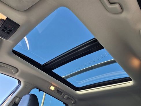 Certified 2024 Nissan Pathfinder SL w/ SL Premium Package image 16