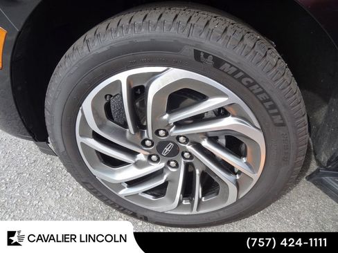 Used 2026 Lincoln Navigator L Premier AWD/4WD image 12