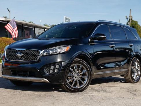Used 2017 Kia Sorento SX image 1