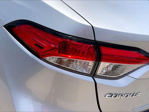 Used 2025 Toyota Corolla LE FWD image 28
