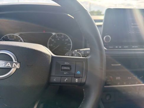 Used 2025 Nissan Rogue SV AWD/4WD image 34