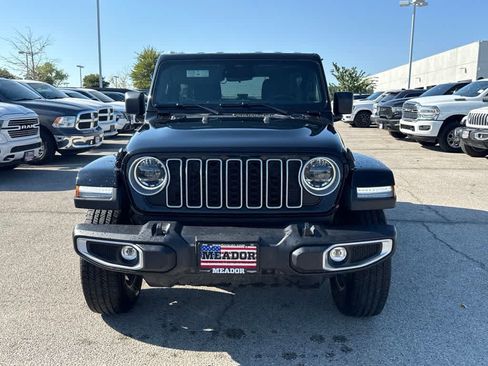 Used 2026 Jeep Wrangler Unlimited Sahara AWD/4WD image 8