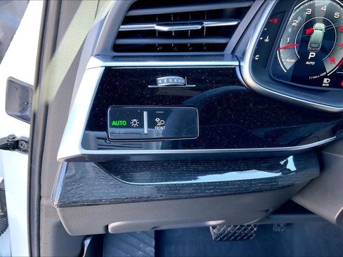 Used 2025 Audi Q7 3.0T Prestige image 33