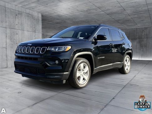 Certified 2022 Jeep Compass Latitude image 2