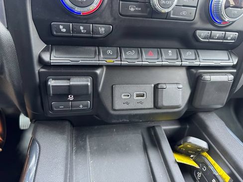 Used 2019 GMC Sierra 1500 SLT w/ SLT Premium Package AWD/4WD image 24