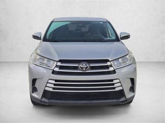 Used 2019 Toyota Highlander LE FWD video 2