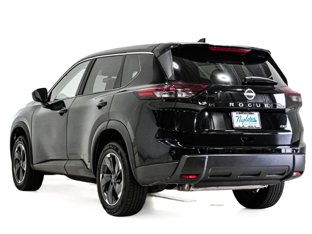 Used 2025 Nissan Rogue SV AWD/4WD image 8