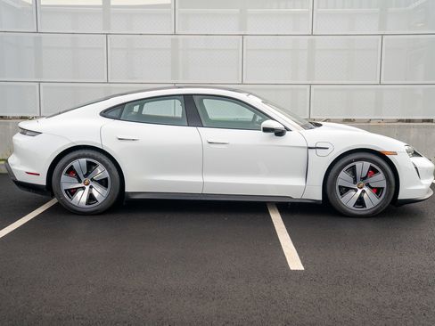 Used 2021 Porsche Taycan 4S image 8