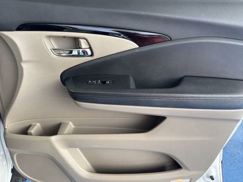 Used 2021 Honda Pilot Touring image 36