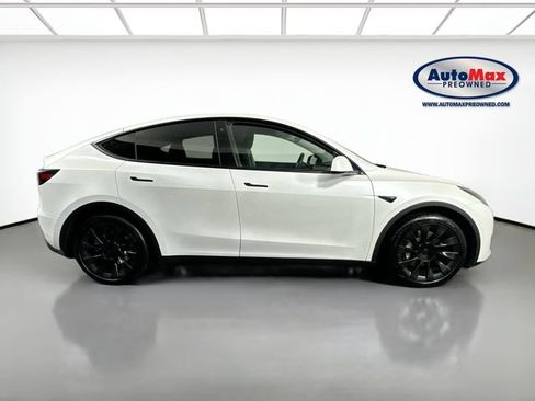 Used 2020 Tesla Model Y AWD image 10
