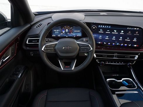 New 2026 Chevrolet Traverse Z71 w/ Driver Confidence Package image 14